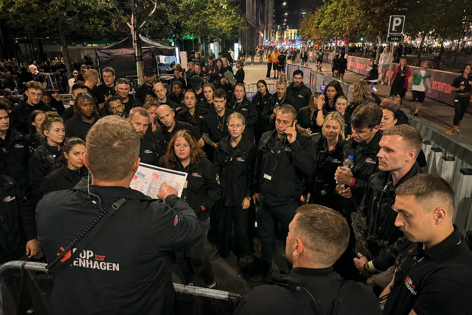 Copenhagen Staff personale i aktion på en venue i København